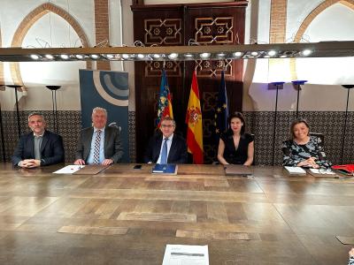 Educació firma un acord amb Amazon Web Services per a oferir formació a més de 100.000 estudiants d’FP de la Comunitat Valenciana